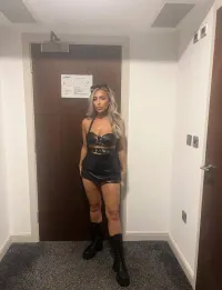 Alba, 35 år - single i Sundby