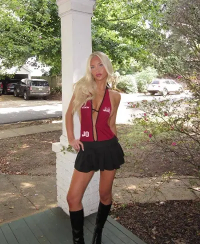 Sofie, 24 år - single søger kærlighed i Viby