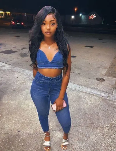 Ellie, 48 år - single søger kærlighed i Højby