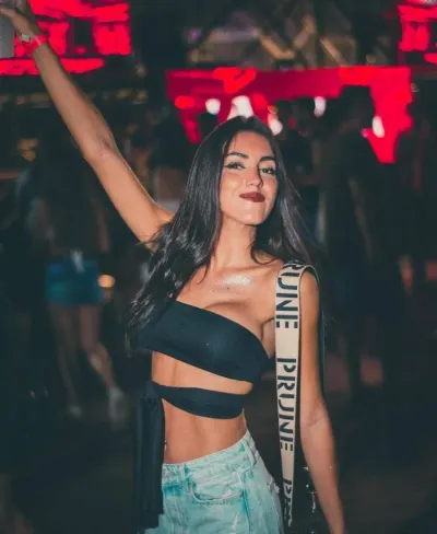 Olivia, 32 år - single søger kærlighed i Guderup