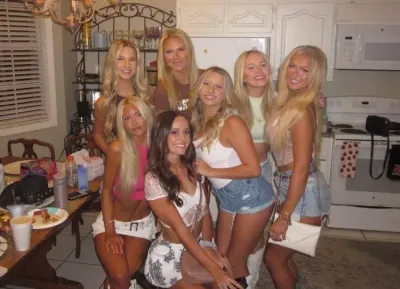 Liv, 40 år - single søger kærlighed i Åkirkeby