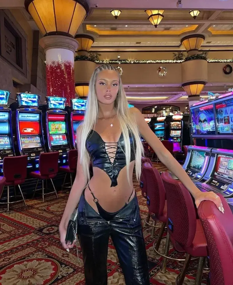 Lily, 54 år - single søger kærlighed i Fensmark, Danmark